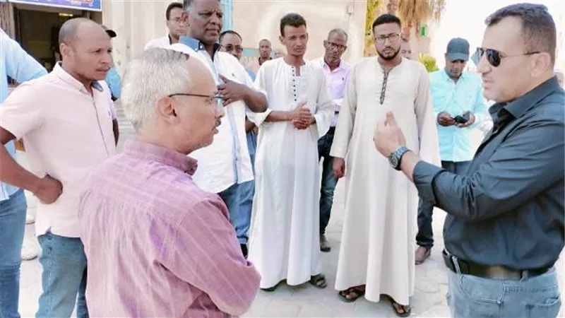 رئيس جهاز طيبة الجديدة يستمع لشكاوى المواطنين ويشن حملة مخالفات