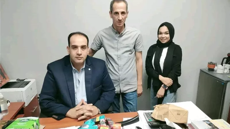 جمارك المطار تحبط تهريب سجائر إلكترونية بداخلها مواد مخدرة