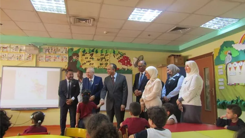 نائب المحافظ ومدير التعليم بالمنيا يتفقدان اليوم الدراسي بالمدارس