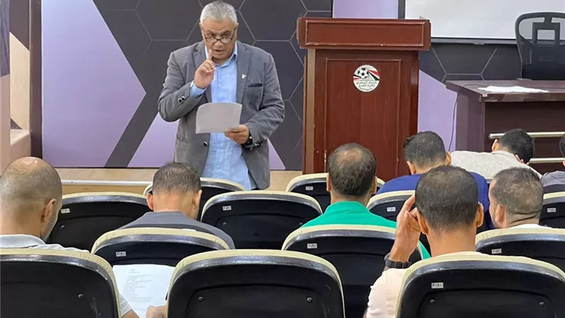 اتحاد الكرة يبدأ دورات تدريبية لتطوير 