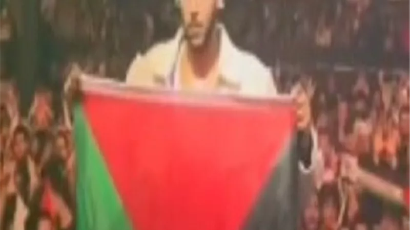 ويجز يدعم غزة ويرفع علم فلسطين فى غزة