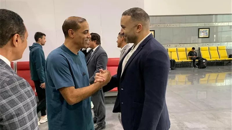 رئيس بعثة الأهلي يتابع إجراءات تسكين اللاعبين داخل فندق الإقامة ب