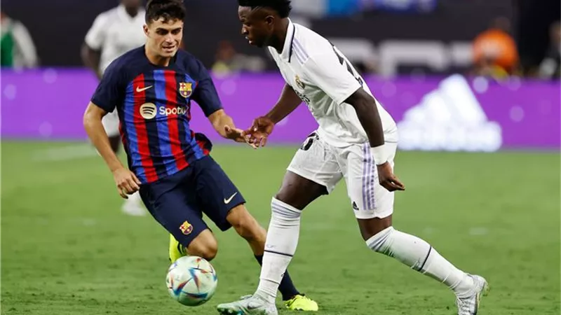 غيابات برشلونة وريال مدريد في الكلاسيكو غدا