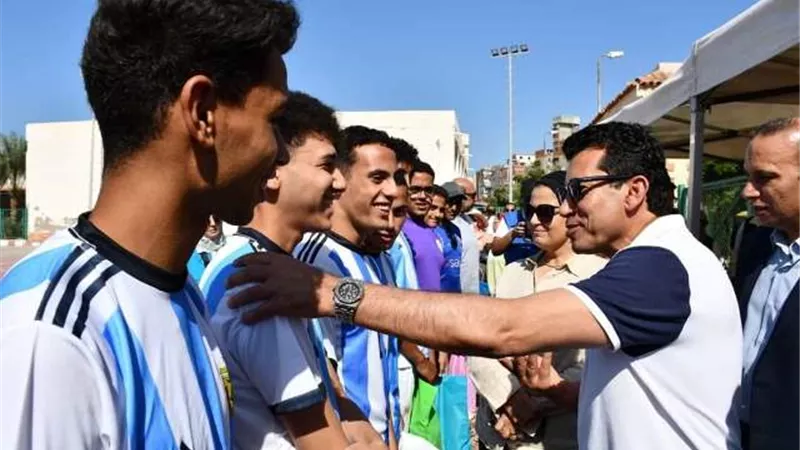 اسلام مجدي ابن المنيا يحصد المركز الأول في لعبة تنس الطاولة