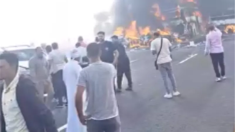 النيران التهمت 4 سيارات فى تصادم على طريق إسكندرية الصحراوى