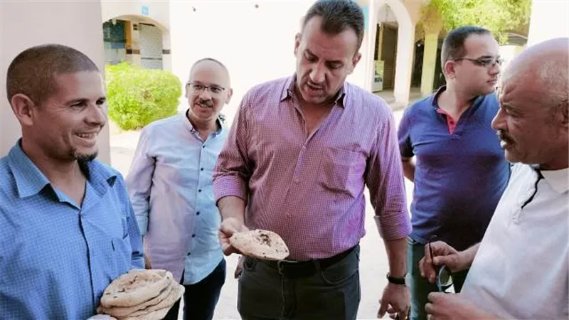جهاز طيبة الجديدة يشن حملة على إزالات والإشغالات فى المدينة.. صور