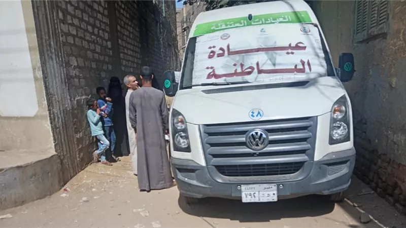 الكشف وعلاج ١١٠١ مواطنا بقافلة طبية مجانية بدشنا ضمن 