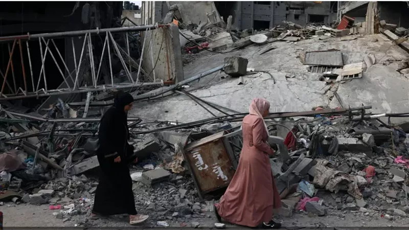 اعتقد الأطباء وفاتها.. عملية ولادة لسيدة في غيبوبة بقطاع غزة