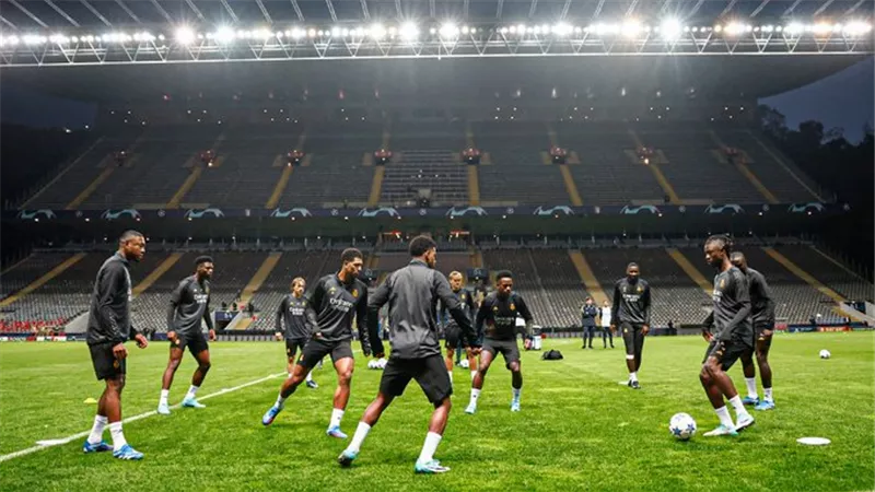 كلاسيكو الأرض .. شاهد احماء لاعبي ريال مدريد