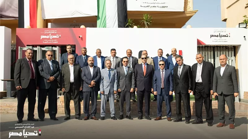 حملة المرشح الرئاسي عبد الفتاح السيسي تستقبل وفداً من نقابة العاملين بالخدمات الإدارية والاجتماعية