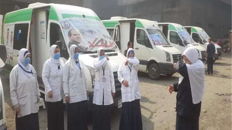 توقيع الكشف على ٩٣٠ مواطن بقرية العكرشة بالخانكة..بالمجان