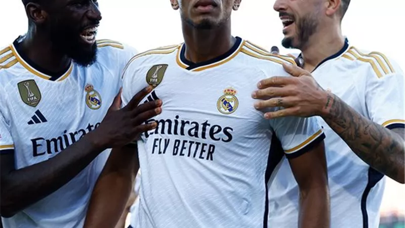 بيلينجهام يقود ريال مدريد للفوز علي برشلونة.. شاهد ملخص المباراة