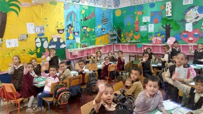 محافظ أسيوط: استمرار تنظيم زيارة المكتبة المتنقلة بمدارس منفلوط