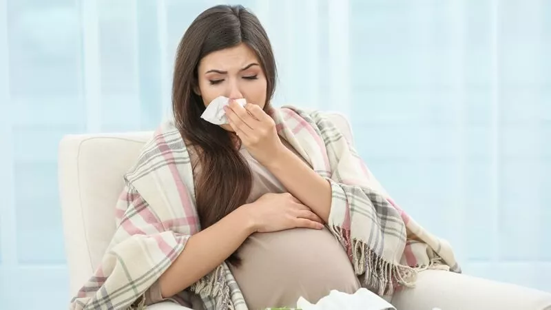 6 علاجات طبيعية لنزلات البرد تفيد المرأة الحامل