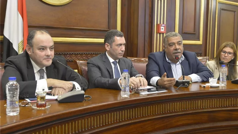 صناعة النواب توصي بتشكيل لجنة لاعداد قانون الصناعة الموحد