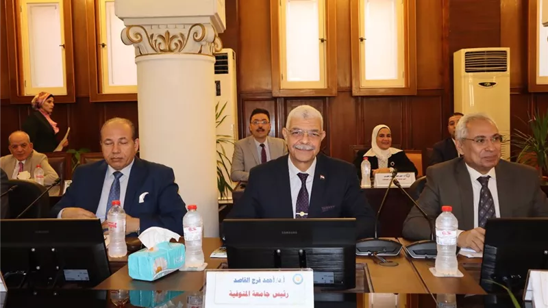 رئيس جامعة المنيا يشهد اجتماع المجلس الأعلى للجامعات بالإسكندرية