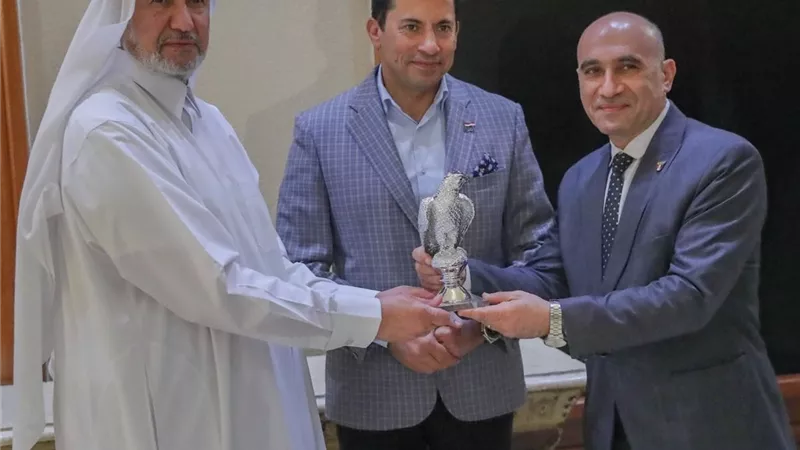 وزير الشباب يلتقي رؤساء الإتحاد الدولي والأفريقي والآسيوي والعربي لرفع الأثقال