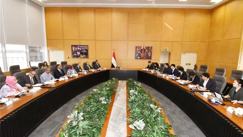 الاسكان تناقش مقترح خطة تحويل بدر إلى مدينة ذكية