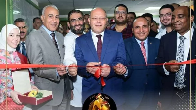 رئيس جامعة سوهاج يفتتح وحدة لعلاج أعضاء هيئة التدريس