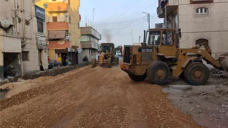 محافظ دمياط تتابع أعمال رد الشئ لأصله بالشوارع