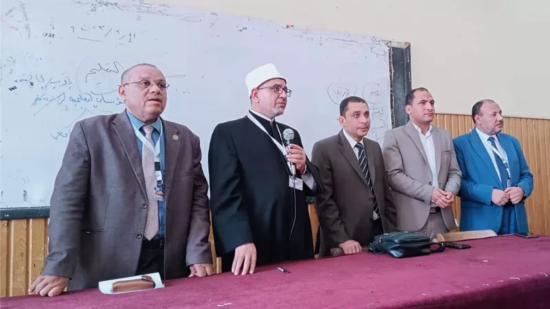رئيس جامعة الأزهر يتفقد مركز التأهيل التربوي بسوهاج ويشيد بها