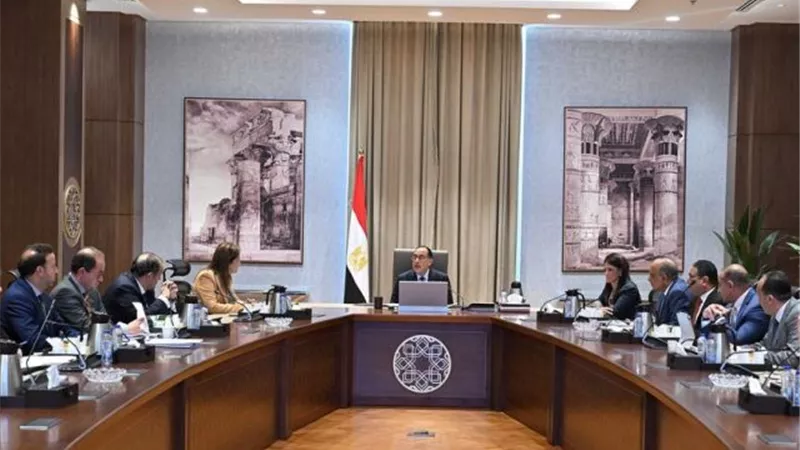 رئيس الوزراء يتابع خفض معدلات التضخم وسد الفجوة الدولارية
