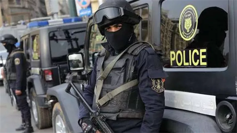 كاذبون .. مصدر أمنى ينفى ادعاءات إخوانية بشأن تعدى رجل شرطة على شاب ووفاته ببوسعيد