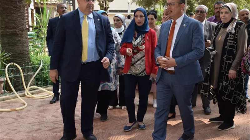 أسباب زيارة رئيس جامعة حلوان لكليات الاقتصاد والتربية والفنون