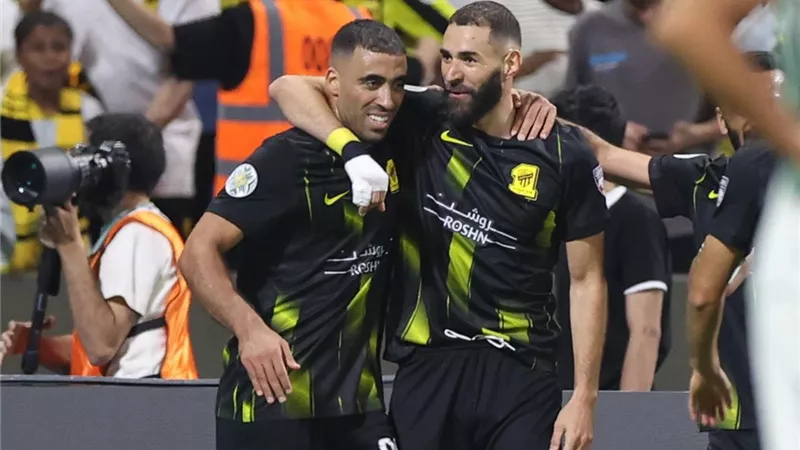 بنزيما وحمد الله يقودان هجوم الاتحاد المتوقع أمام الفيحاء