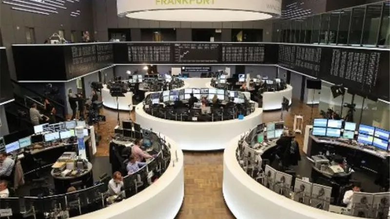 أسهم أوروبا ترتفع بدعم من العقارات وبي.بي تضر بقطاع الطاقة
