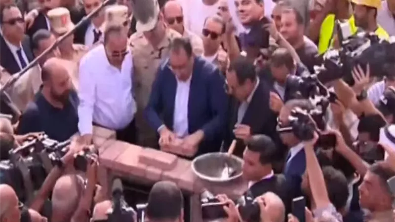 رئيس الوزراء يضع حجر الأساس لعدد من المشروعات التنموية بشمال سيناء