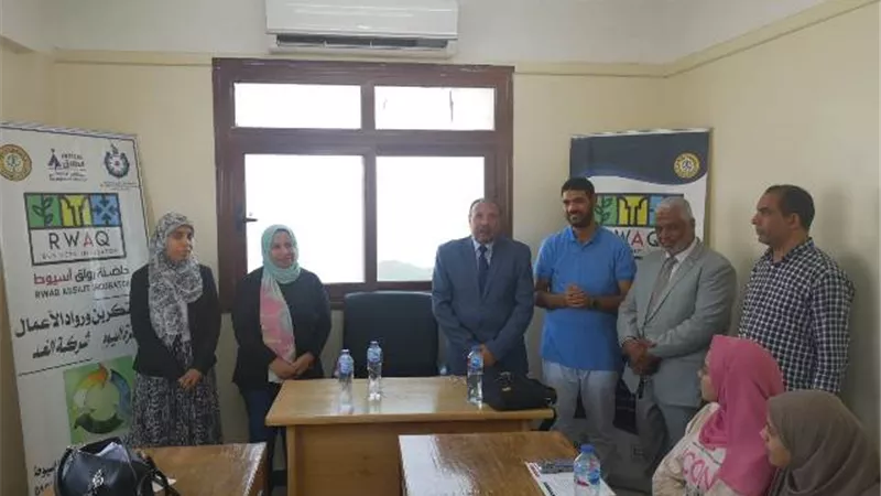 نائب رئيس جامعة الأزهر يتابع المحاضرات التعريفية بريادة الأعمال