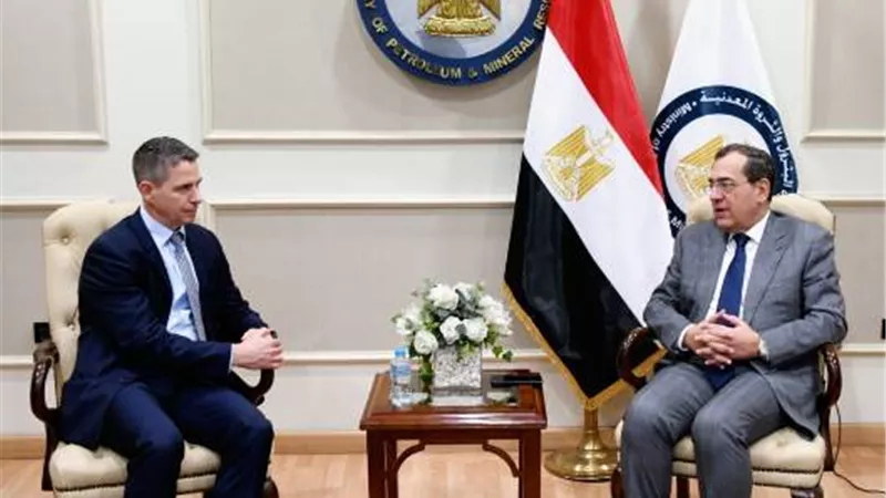 الملا يستقبل رئيس كابريكورن إنرجى البريطانية لبحث أنشطتها في مصر