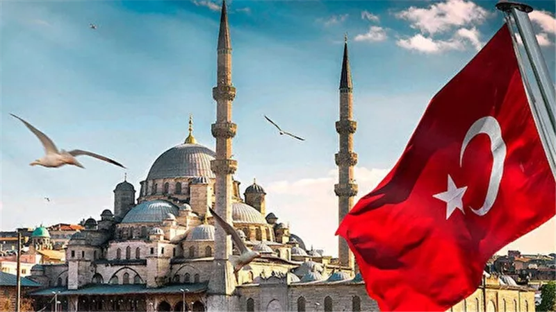 ارتفاع إيرادات تركيا من السياحة لـ13% في الربع الثالث