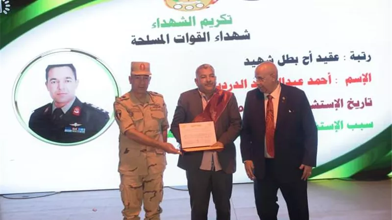 قوات الدفاع الشعبى والعسكرى تنظم ندوتين تثقيفيتين بجامعتى الأقصر وأسوان