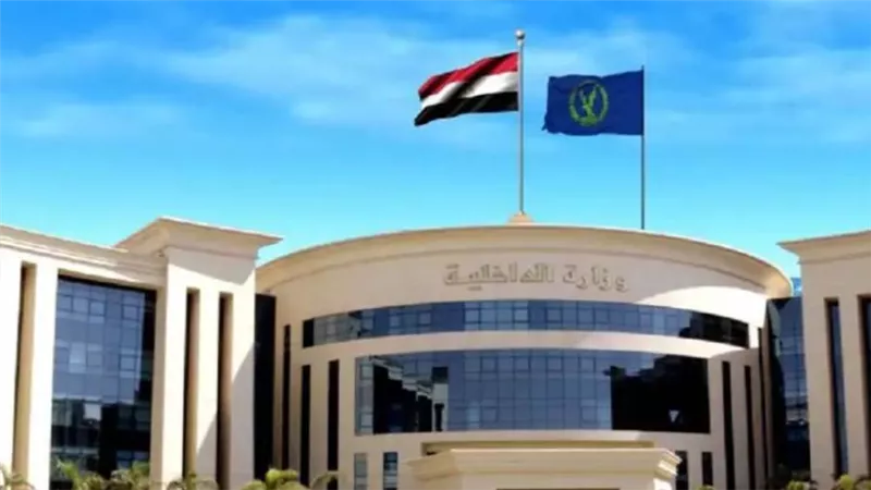 الداخلية تهيب بمالكى المركبات المتروكة التوجه الى وحدات التراخيص