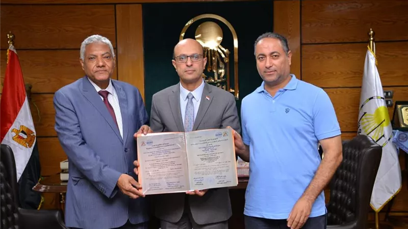 اعتماد معمل الأراضى للتحليلات والإستشارات الفنية بزراعة أسيوط
