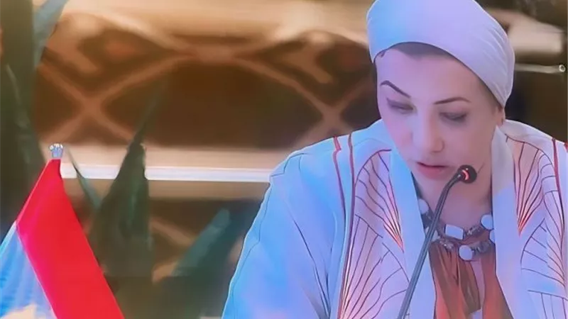 وزيرة البيئة تشارك فى المائدة المستديرة حول 