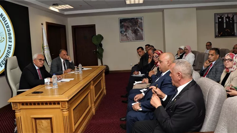 وزير التعليم يوجه بضرورة إعلان كل مديرية عن نظام امتحان الإعدادية