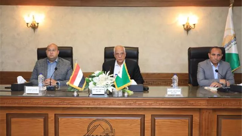 الجيزة: إزالات فورية في المهد والتصدي بحزم للتعديات علي الأراضي