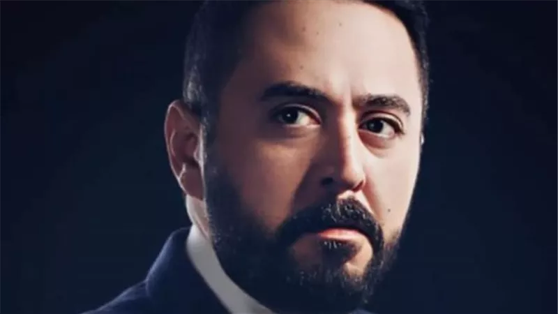 عمرو عبد العزيز ينعى الإعلامية سارة حسن