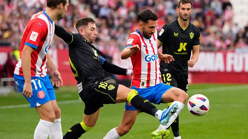 برشلونة يرغب في التعاقد مع جوهرة جيرونا