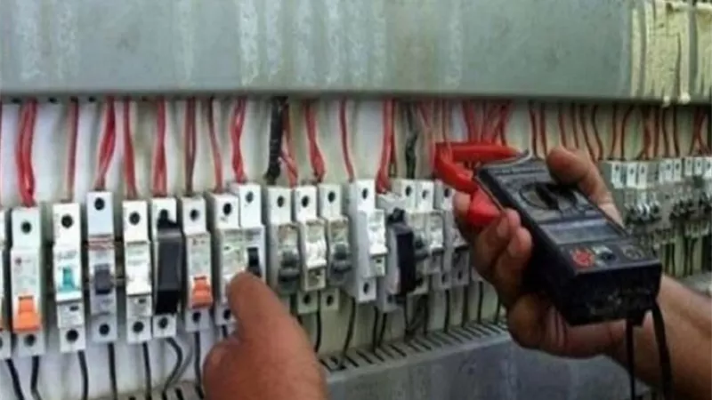 الداخلية تضبط 11 ألف قضية مخالفات شروط وسرقة كهرباء