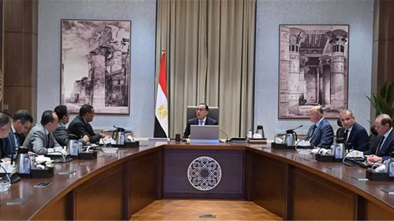 مدبولي يتابع جهود تطوير المناطق غير المخططة في محافظة القاهرة