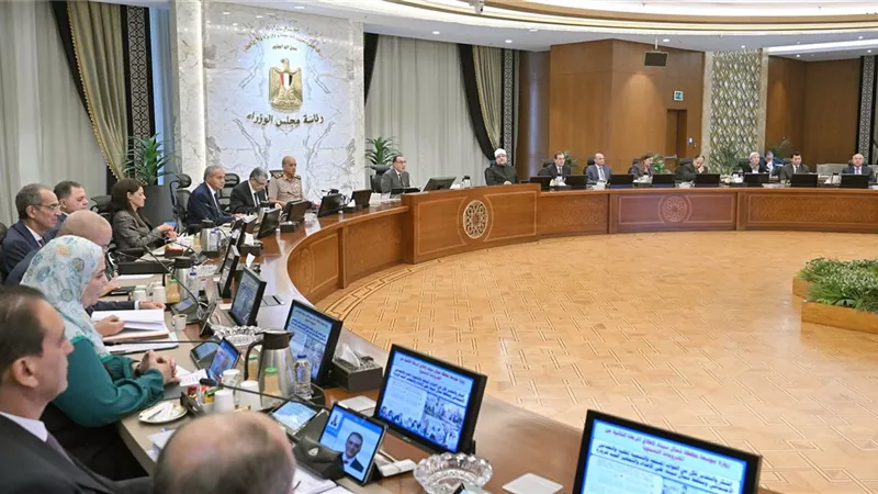مدبولي يشيد بالمدارس المُميزة التي تم افتتاحها اليوم بالقرية الكونية