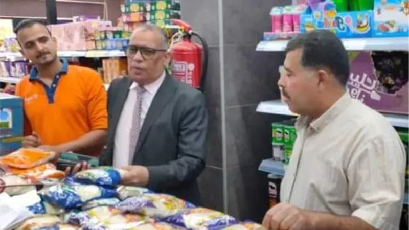 ضبط 25 طن سكر وتحرير 4 محاضر تموينية بمركزى ملوى ومطاي