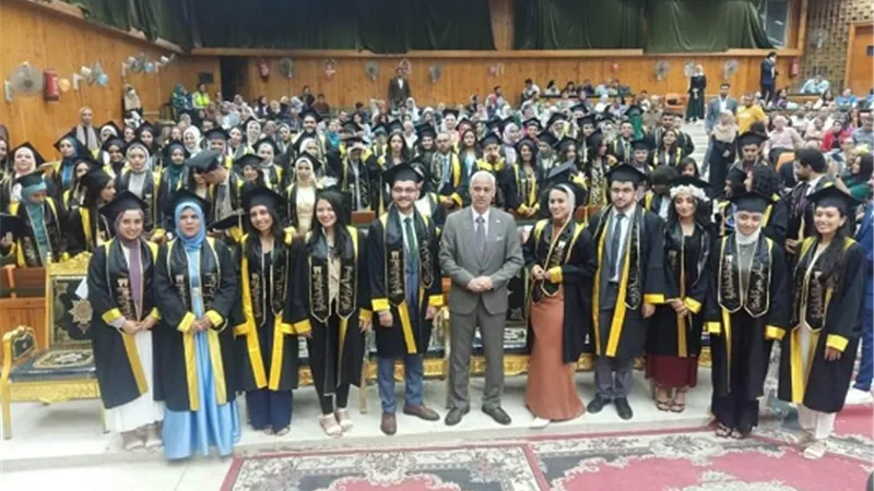 جامعة أسيوط تشهد حفل تخريج الدفعة السادسة من طلاب كلية طب الأسنان