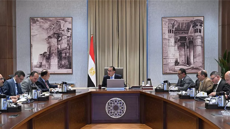 رئيس الوزراء يتابع مؤشرات الإيرادات العامة للدولة