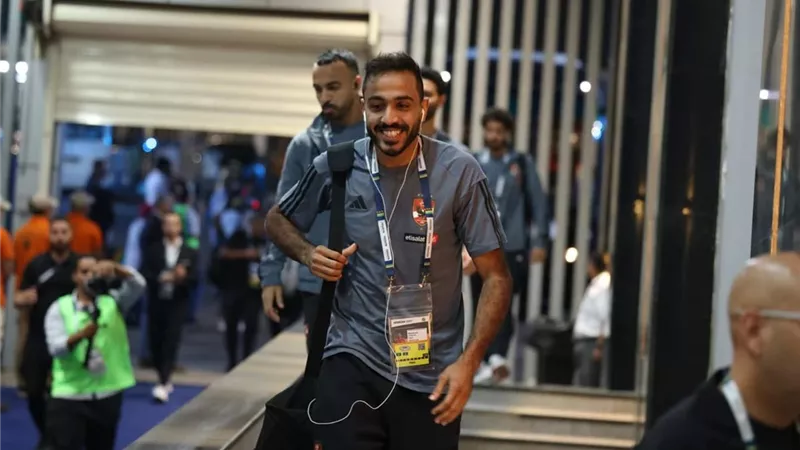 الأهلي يصل إستاد القاهرة لمواجهة صن داونز بالسوبر الإفريقي