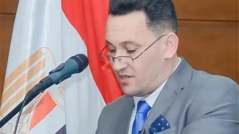 خبير يرصد أسباب قرار لجنة تسعيرالمواد البترولية بتحريك أسعار البنزين